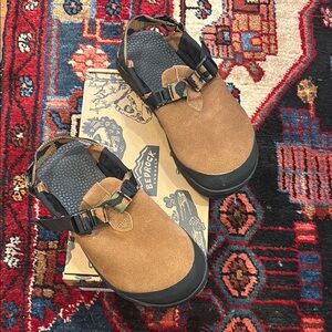 Bedrock Mountain Clog Suede Ponderosa M7/W8